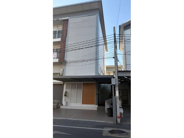 ขายHome Office 3.5 ชั้น ลาดพร้าว 71 ใกล้เลียบด่วน ( โชคชัย 4 แยก 18 ) ถูกสุดในย่านนี้