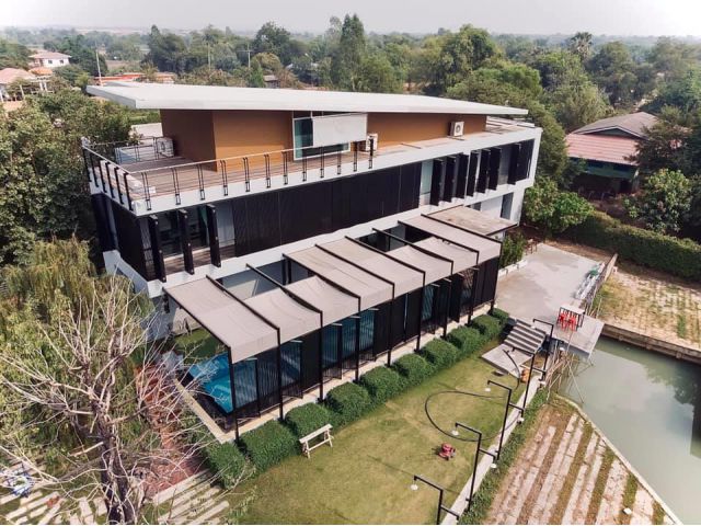 ขายบ้านสไตล์โมเดิร์นหลังใหญ่ ริมแม่น้ำเจ้าพระยา ใกล้กรุงเทพฯ อ.บางไทร จ.อยุธยา