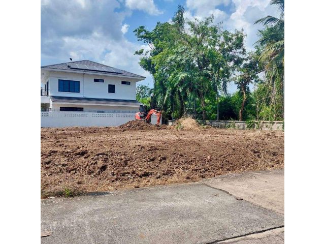 ขายที่ดินเปล่า ขนาด 105 ตร.ว. ซ.แก้วเงินทอง 40/1 ตลิ่งชัน เดินทางสะดวก ใกล้แหล่งชุมชน