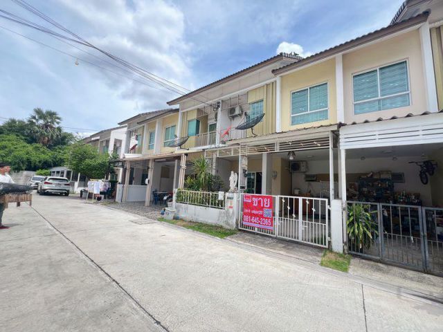 ธนาซิโอ รัตนาธิเบศร์ ทาวน์เฮ้าส์  2 ชั้น เลขที่ 18/36 ตำบลบางรักพ