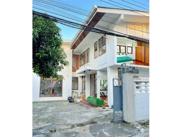 พร้อมเฟอร์ฯ เครื่องใช้ไฟฟ้าครบ  แอร์ 8 เครื่อง 6 นอน  MRT บางซื่อ