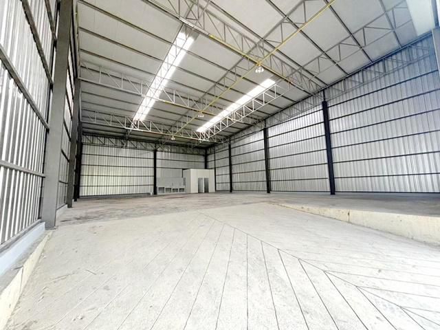 หลังคาสูงโปร่ง โกดังศรีสมาน 365ตรม. 2น้ำ มีพื้นที่จอดรถ มี7-11