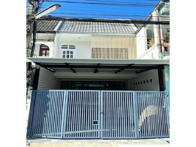 แฮปปี้แลนด์ เดอะมอลล์ บางกะปิ 1.5กม. MRTแยกลำสาลี ทาวน์โฮม 2 ชั้น