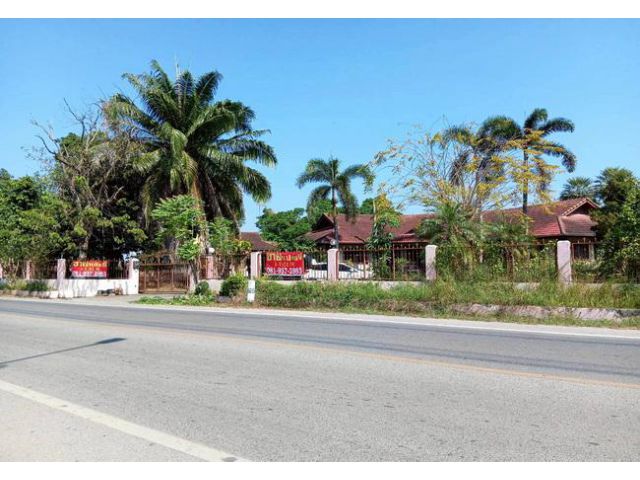 ขายบ้าน ติดแม่น้ำแม่กลอง ถนนรบ.4038 ตำบลบางโตนด อำเภอโพธาราม ราชบุรี