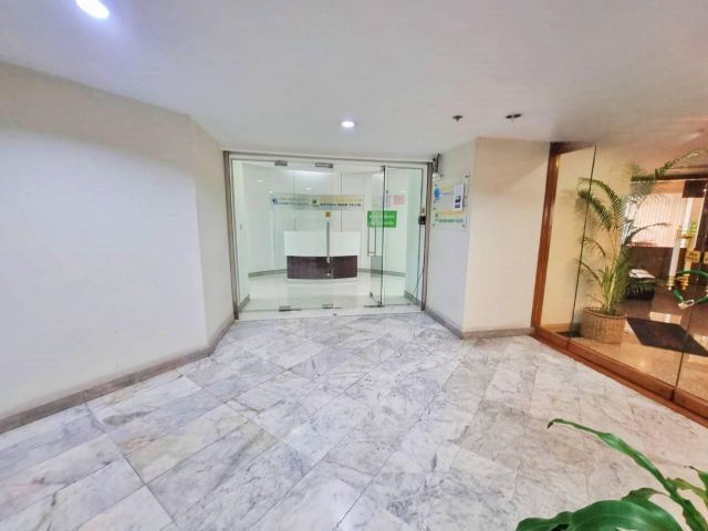 ขายพื้นที่สำนักงานในอาคารสินสาทร ทาวเวอร์ ติดถนนสาทร ติดบีทีเอสกรุงธนบุรี วิวแม่น้ำเจ้าพระยา วิวสีลม