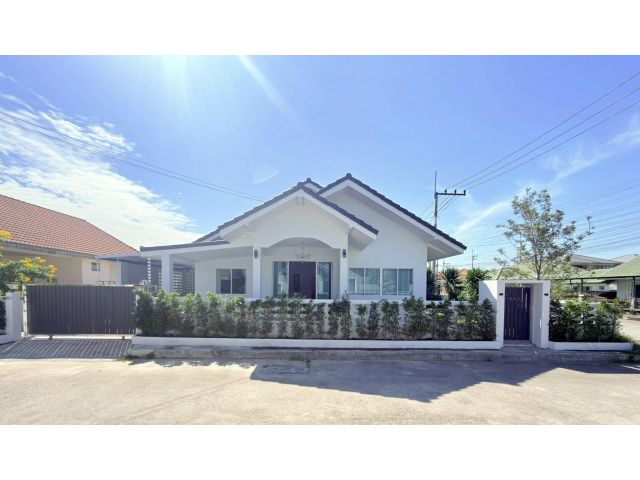 ขายบ้านเดี่ยว หมู่บ้าน สุขสิริ  โรงโป๊ะ ตะเคียนเตี้ย พัทยา หลังมุม ตกแต่งพร้อมเข้าอยู่