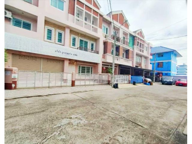 ขายทาวน์โฮม์3ชั้น ม.เดอะเนเจอร์ซิตี้ ถ.เพชรเกษมซ.69(ถ.เลียบคลองภาษ๊เจรฺิญฝั่งใต้)เนื้อที่20ตรว