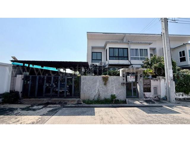 ทาวน์โฮม บ้านเด่นชัย คลองกันยา บางพลี - สมุทรปราการ หลังริม