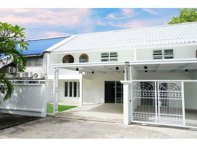 ทาวน์เฮ้าส์หมู่บ้านสุดจิตต์นิเวศน์