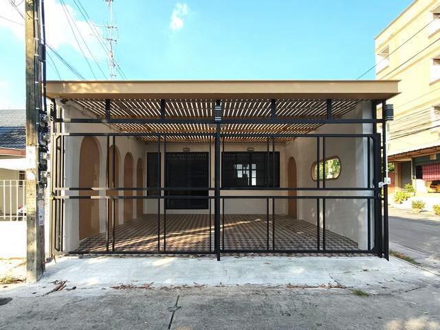 ขายทาวน์เฮ้าส์ ทอรุ้ง ซอยนวมินทร์ 111