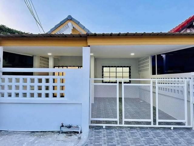 ขายทาวน์เฮ้าส์ รีโนเวทใหม่ พร้อมอยู่ มบ.ธนาวิลล์ เก้ากิโล ศรีราชา