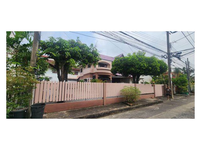 ขายบ้านแฝด 2 ชั้น โครงการซื่อตรง รัตนาธิเบศร์ - ไทรม้า บ้านเปล่าสภาพดี พร้อมให้เจ้าของใหม่ตกแต่งหรือรีโนเวทต่อได้ตามสไตล