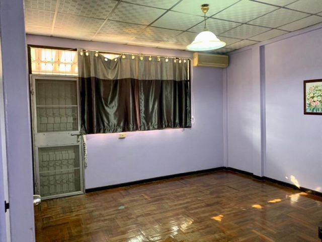 ขายทาวน์เฮ้าส์2ชั้นหมู่บ้านพระปิ่น3 อ.บางใหญ่ ทำเลดี แหล่งชุมชน สภาพดี บ้านสวยสะอาด สิ่งแวดล้อมดี เจ้าของขายเอง