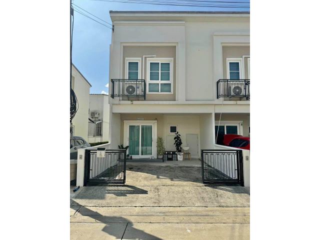 ทาวน์โฮมให้เช่า สตอรี่ส์ รังสิต วงแหวน หลังมุม