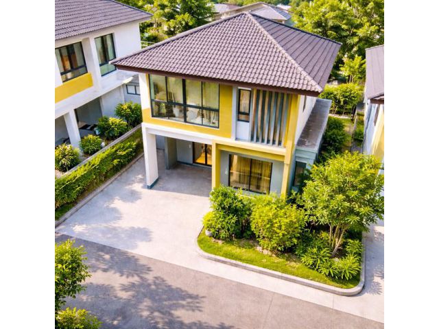 บ้านเดี่ยวให้เช่า 2 ชั้น  ถูกที่สุดใน ซาฟารี รร. สาธิตพัฒนา 500 ม