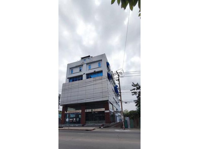 ขายอาคาร 6.5 ชั้น กว่า 3000 ตรม.  ย่านเหม่งจ๋าย รัชดา ติดถนนประชา