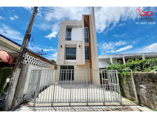 ขายบ้านเดี่ยว 24.5 ตร.วา ซอยรามอินทรา 13 แยก 2 พร้อมอยู่ เหมาะอยู่อาศัยหรือเปิดออฟฟิศ