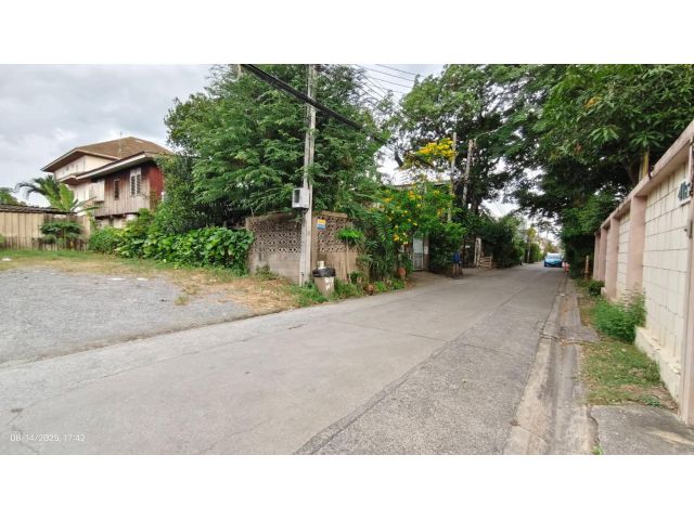 บ้านถนนลาดพร้าวซอย 41 ใกล้รถไฟฟ้าสายสีเหลือง