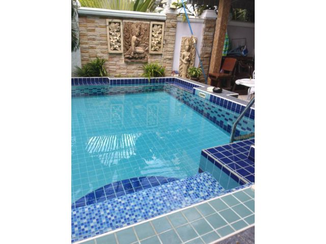 SALE SINGLE HOUSE WITH PRIVATE POOL LARGE AREA AT PATTANAKARN ROAD NOT FAR LOTUS PATTANKARN ROAD