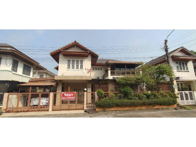 ให้เช่าบ้านเดี่ยว 2 ชั้น หมู่บ้านวรารักษ์ ทำเลดีใกล้ห้างแฟชั่นไอส์แลนด์ จังหวัดกรุงเทพมหานคร