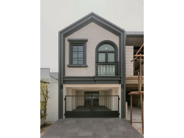 ขายทาวน์เฮ้าส์หรู 2 ชั้นสไตล์ Modern ปรีดี42 สุขุมวิท71 รีโนเวทหใ