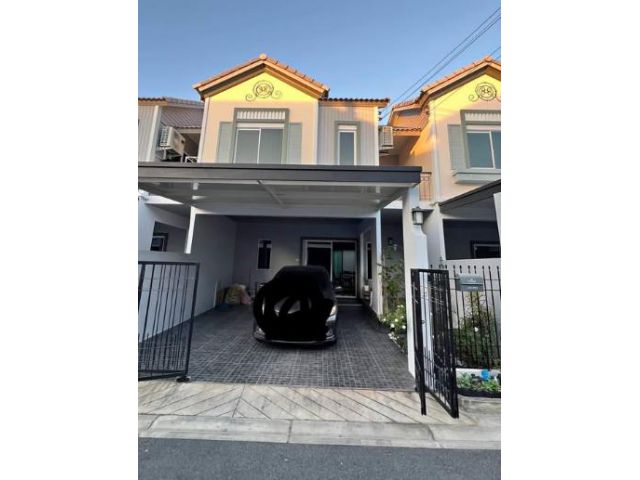 ให้เช่าทาวน์โฮมไลฟ์ อิน เดอะ การ์เด้น สุขุมวิท-บางแสน