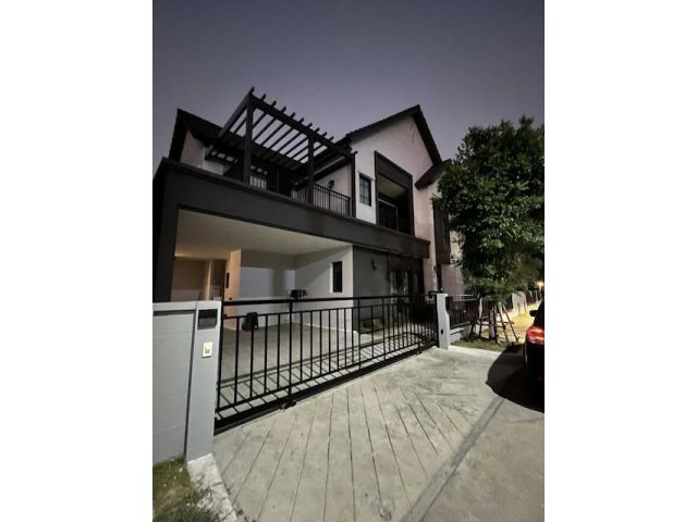 ให้เช่า บ้านเดี่ยว 2 ชั้น CENTRO BANGNA  ใกล้เมกะบางนา