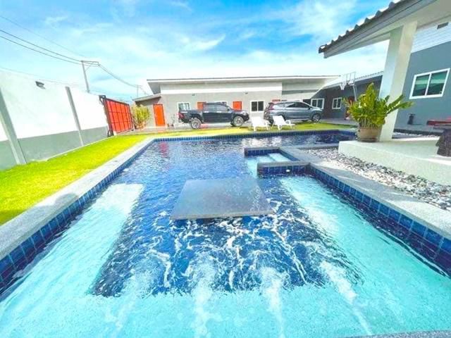 Siam Country Club Pool Villa มาบประชัน ฟลาวเวอร์แลนด์ พัทยา  800ต