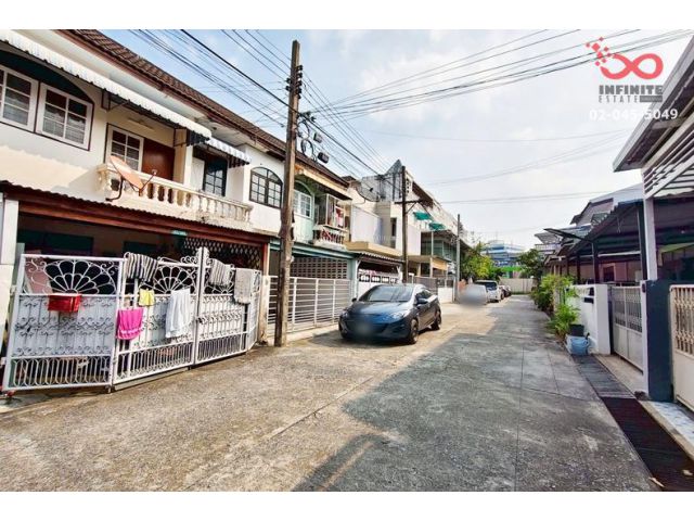 ขายทาวน์เฮาส์ 2ชั้น 2คูหา 29 ตรว. รามอินทรา 43 ใกล้รถไฟฟ้า มัยลาภ