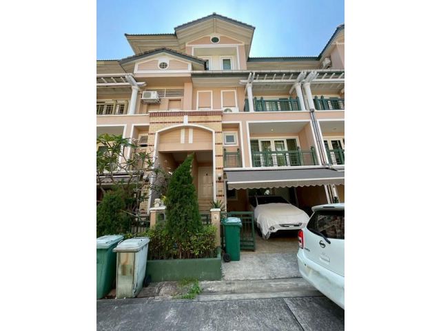 ให้เช่าทาวน์โฮมหรู 4 ชั้น 3 นอน คริสตัล วิลล์ Crystal Ville เลียบ