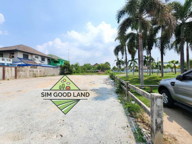 ที่ดินทำเลดีในเมืองชลบุรี ติดสวนสาธารณะลานคนเมือง เนื้อที่ 234 ตารางวา ซอยนารถมนตเสวี 4/3 ก