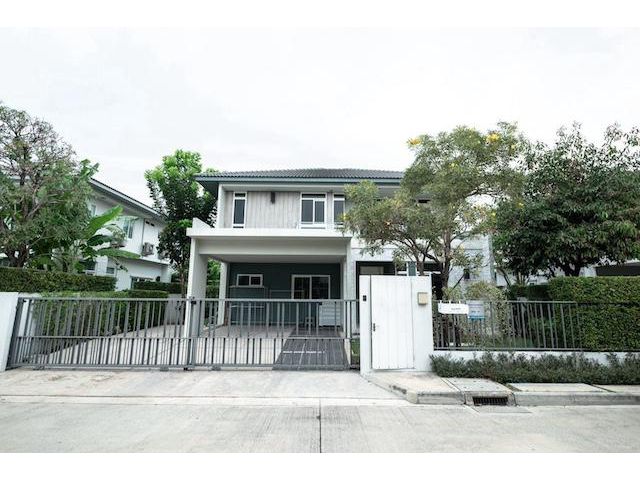 BH3861 ขายหรือให้เช่า บ้านเดี่ยวหรู มัณฑนา บางนา–วงแหวน