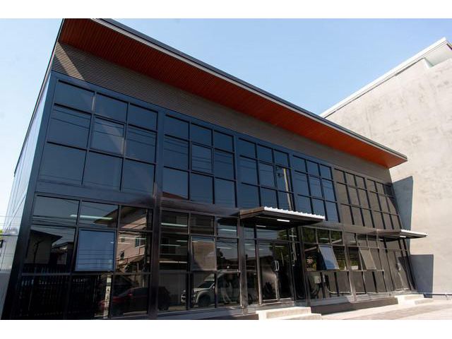 Office 100 ตร.วา 2 ชั้น 332ตร.ม. ที่จอดรถ200 ตร.ม.ใกล้BTSปุณณวิถี