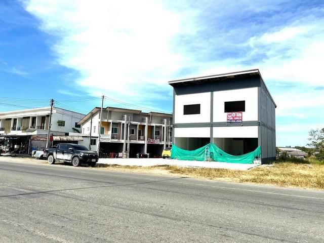 ขายด่วนทาวน์โฮม 2 ชั้น  2 ห้องทำเลดีติดถนน อำเภอนิคมพัฒนา จังหวัด