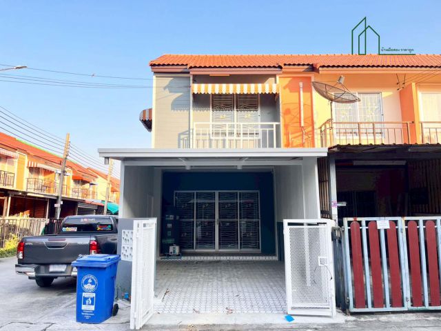 ทาวน์เฮ้าส์ 2 ชั้น ม.ชายคลอง หลังริม บางบ่อ สวยพร้อมอยู่