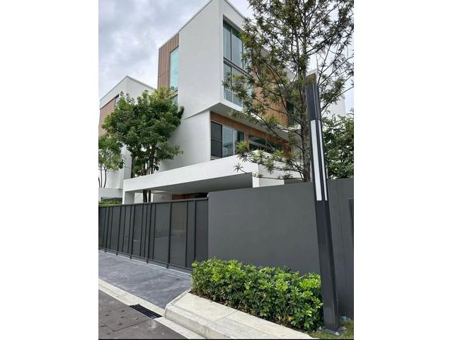 ให้เช่า บ้านเดี่ยว 3 ชั้น VIVE พระราม 9 ติด รร นานาชาติ Wellingto