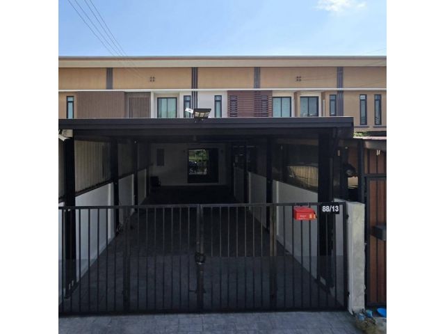 U1403 ให้เช่าทาวน์โฮม 2 ชั้น  ศรีสมาน  ดอนเมือง ใก้ล โรบินสัน ศรีสมาน ทาวน์โฮมนอกโครงการ ศรีสมาน ดอนเมือง ซอย จุฬา 8 ทำเ