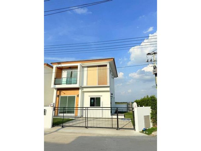 ขายด่วน บ้านหลังริม  @เคแกรนด์วิลล์ 4 เดอะคาริสม่า (โรจนะ-อุทัย)