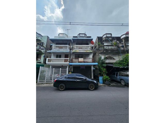 ถูกสุดๆขายตึกแถว 3 ชั้น ซ.ร่มเกล้า 21 ราคาต่ำกว่าประเมิน!