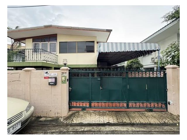 ให้เช่าบ้าน 2 ชั้น 250 ตรม. 4 ห้องนอน ลาดพร้าว 64 เดินทางสะดวก