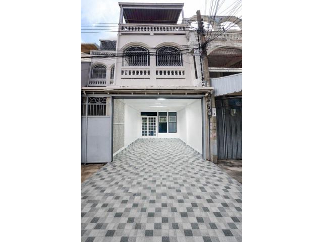 ใจกลาง CBD สาทร สาธุประดิษฐ์17-27 ให้เช่าทาวน์โฮม 3 นอน 3 น้ำ