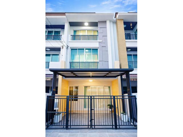 ถ.ลาดกระบัง1-5 อ่อนนุช91 สุขุมวิท ARL ลาดกระบัง ให้เช่าทาวน์เฮาส์