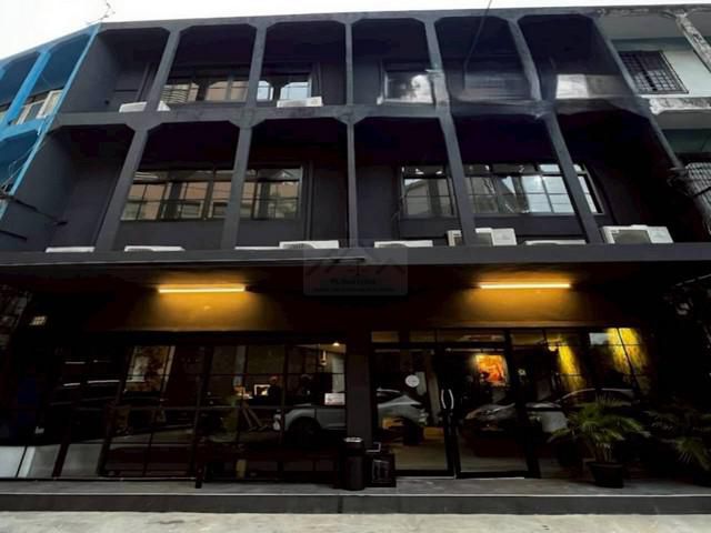 ให้เช่าอาอาคาร 2 คูหา 3 ชั้น เพดานสูง 3.5 เมตร ทำเลทอง ติด MRTพหล