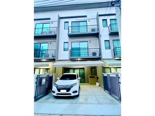 ให้เช่าทาวน์โฮม 3 น้ำ ถ.พิบูลสงคราม สะพานพระราม5 1.9กม. กว้าง 5ม.