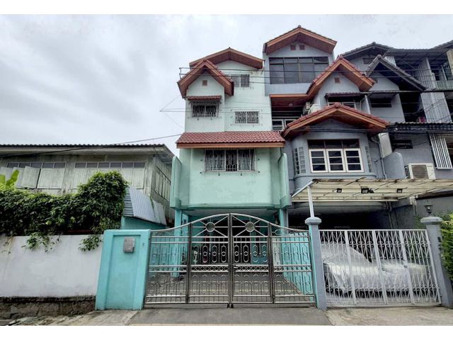 ขาย ทาวน์โฮม 3.5 ชั้น (หลังมุม) ซอยพหลโยธิน 67 กรุงเทพฯ