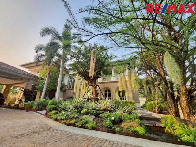 ขายบ้านเดี่ยวหรู หลังมุม ลดาวัลย์ ปิ่นเกล้า–เพชรเกษม 190 ตร.วา | ต้นโครงการ | รีโนเวทใหม่ | ใกล้โรงเรียนนานาชาติ