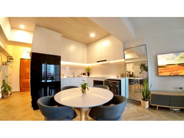 ขายคอนโด LOW RISE : Royal Park ซ.สายลม 2 ห้องนอน 1 ห้องน้ำ พร้อมที่จอดรถ 65 sqm.