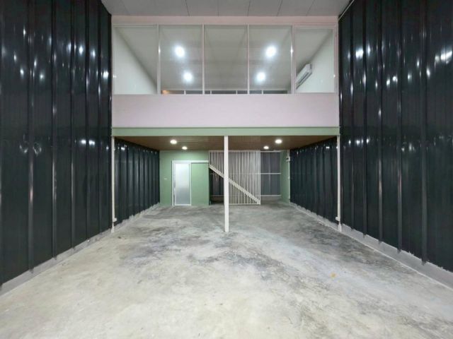 ให้เช่าโกดังพื้นที่ 118 ตรม. อ่อนนุช ใก้ล MRT ศรีนุช