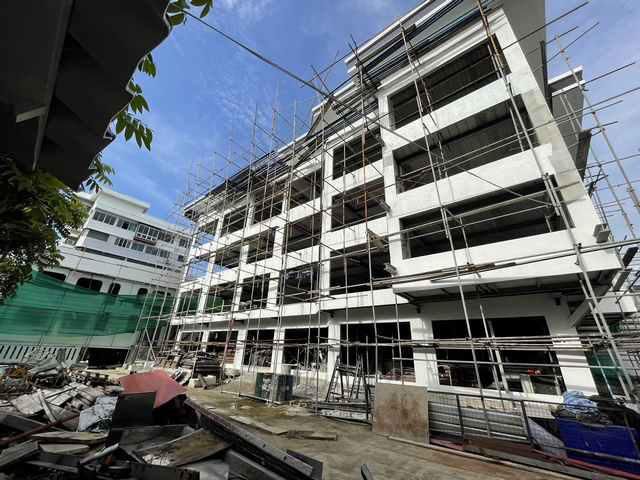 ขายอาคารสำนักงานขนาดใหญ่ ถนนสุขุมวิท 103 (ซอยอุดมสุข 28–30)