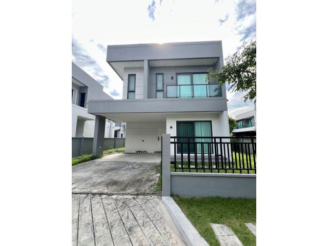 For Sale ขายด่วน บ้านเดี่ยว 3 ห้องนอน หลังมุม หมู่บ้านเซนโทร รามอินทรา - จตุโชติ 2 ( Centro Ramindra–Chatuchot 2 )